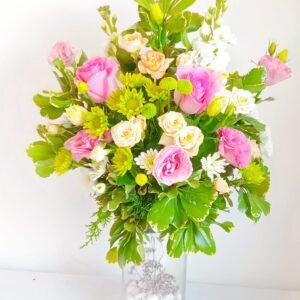 Medium-sized floral vase with roses, spray roses, chrysanthemums, and fern – MuscatFnC